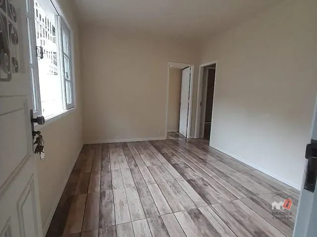 Casa com 157m², à venda, no bairro Mosela em Petrópolis