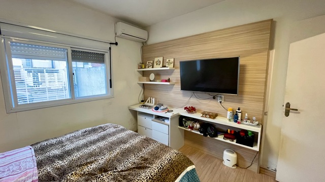 Casa 2 quartos e 1 banheiro, à venda, no bairro Laranjal em Pelotas