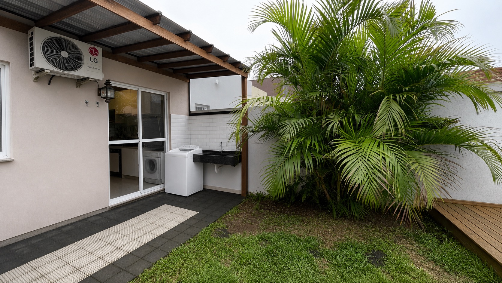 Casa à venda no Amarilis, Laranjal - 65 m², 2 quartos, móveis planejados, pátio com piscina e ótima posição solar. - 10