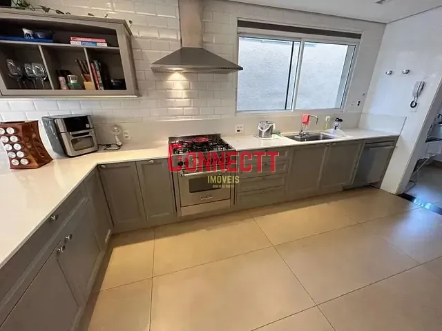 Casa com 700m² 5 quartos e 7 banheiros, à venda, no bairro Guaporé em Ribeirão Preto