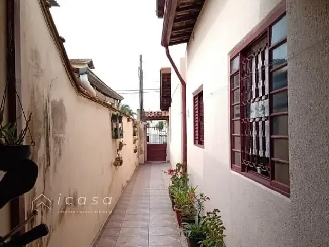 Casa com 240m² 4 quartos e 2 banheiros, à venda, no bairro Vila Santos em Caçapava