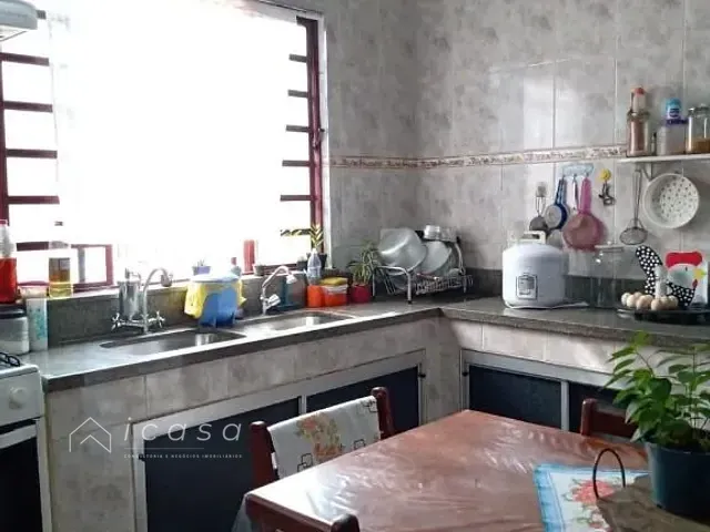 Casa com 240m² 4 quartos e 2 banheiros, à venda, no bairro Vila Santos em Caçapava