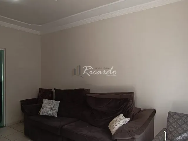 Casa com 298m² 3 quartos e 2 banheiros, à venda, no bairro Jardim Novo Horizonte em Arapongas