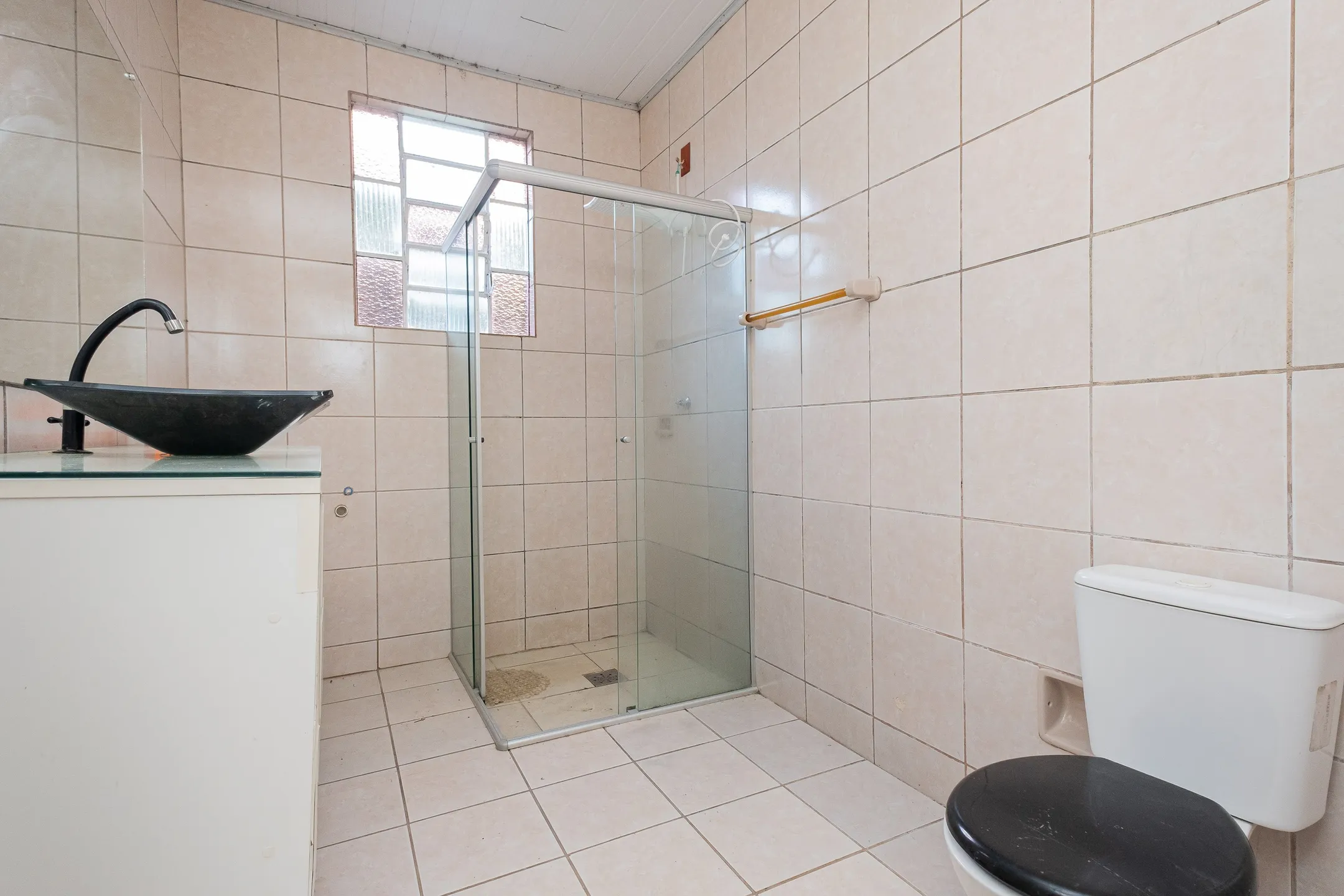 Casa de esquina à venda no Laranjal - 161 m², 2 quartos, lareira, jardim de inverno, pátio com piscina e terreno 10x30. - 6
