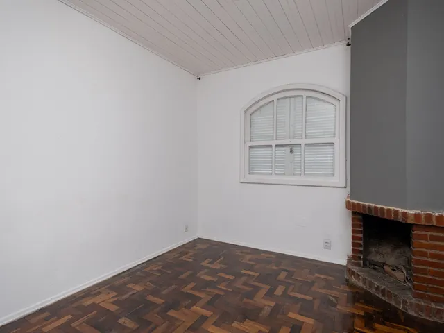 Casa com 300m² 3 quartos e 2 banheiros, à venda, no bairro Laranjal em Pelotas