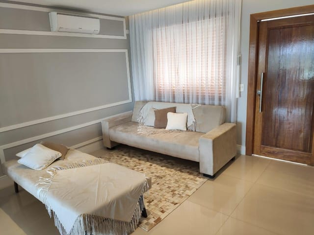 Casa com 350m² 4 quartos e 4 banheiros, à venda, no bairro Urbanova em São José dos Campos