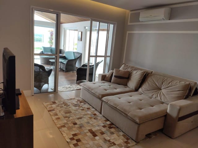 Casa com 350m² 4 quartos e 4 banheiros, à venda, no bairro Urbanova em São José dos Campos