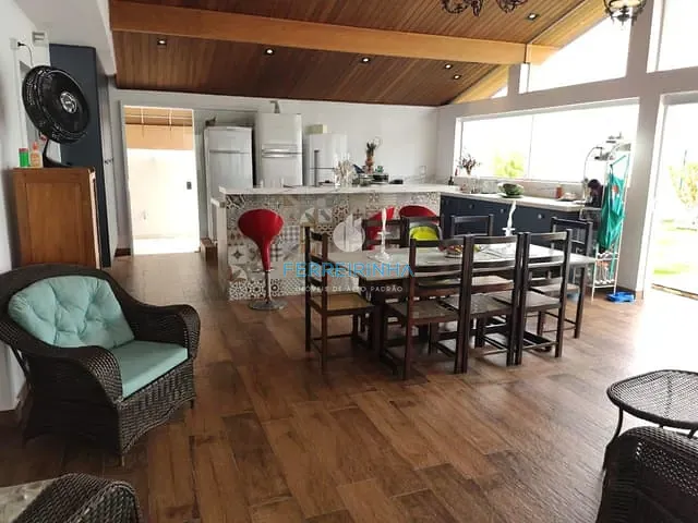 Casa com 350m² 4 quartos e 4 banheiros, à venda, no bairro Urbanova em São José dos Campos