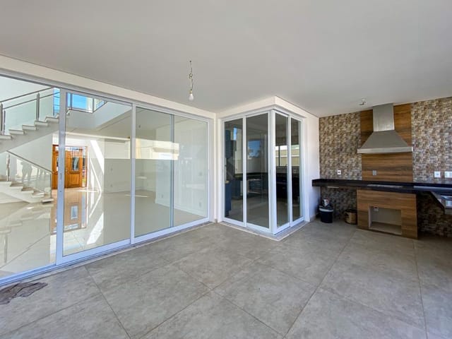 Casa com 450m² 4 quartos e 6 banheiros, à venda ou para alugar, no bairro Alphaville em Santana de Parnaíba