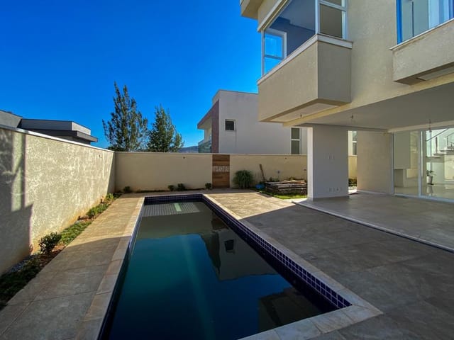 Casa com 450m² 4 quartos e 6 banheiros, à venda ou para alugar, no bairro Alphaville em Santana de Parnaíba