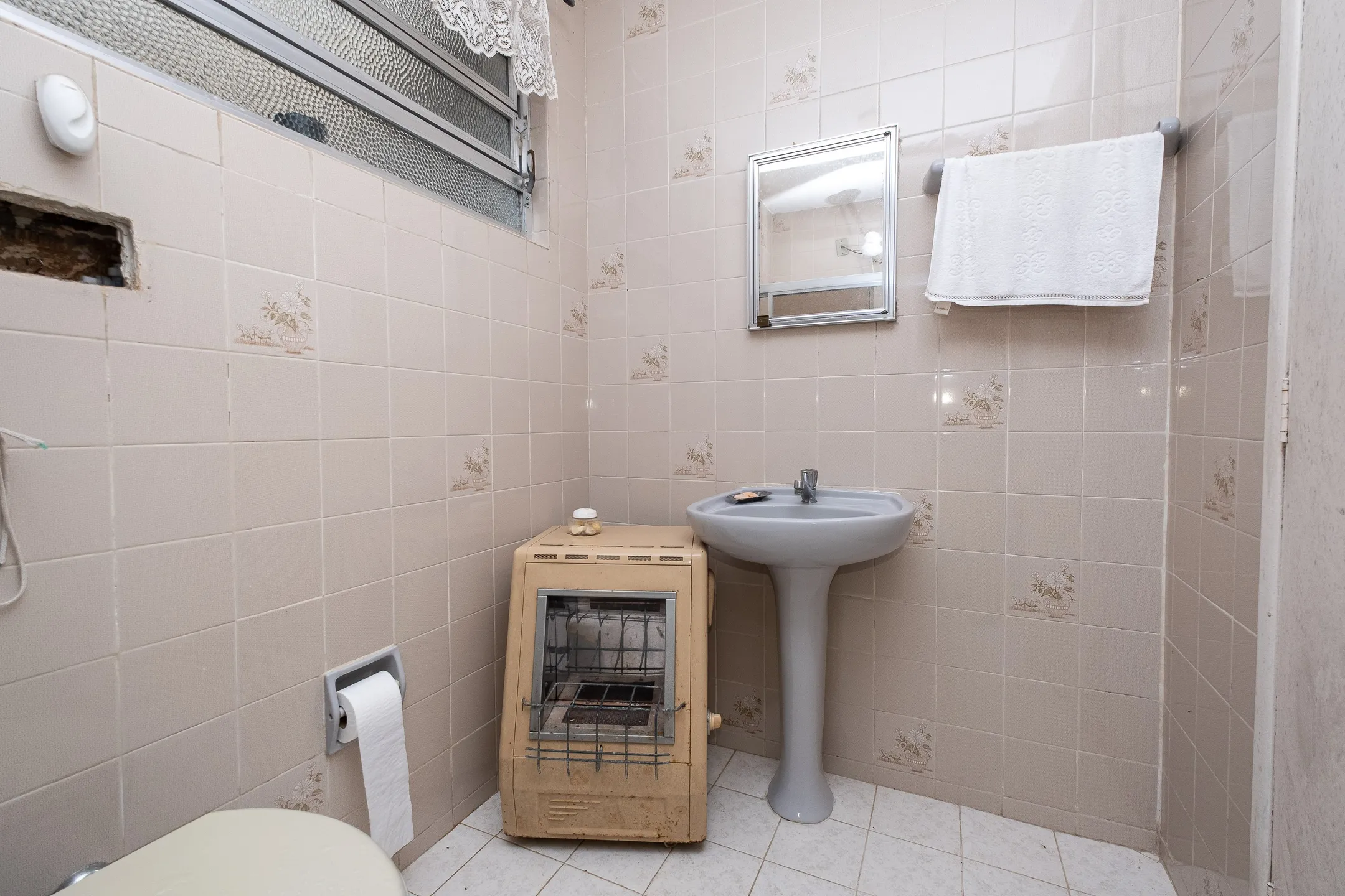 Casa à venda na Av. José Maria da Fontoura, Laranjal - 361 m², 5 quartos (sendo 2 suítes) e amplo pátio com piscina. - 11