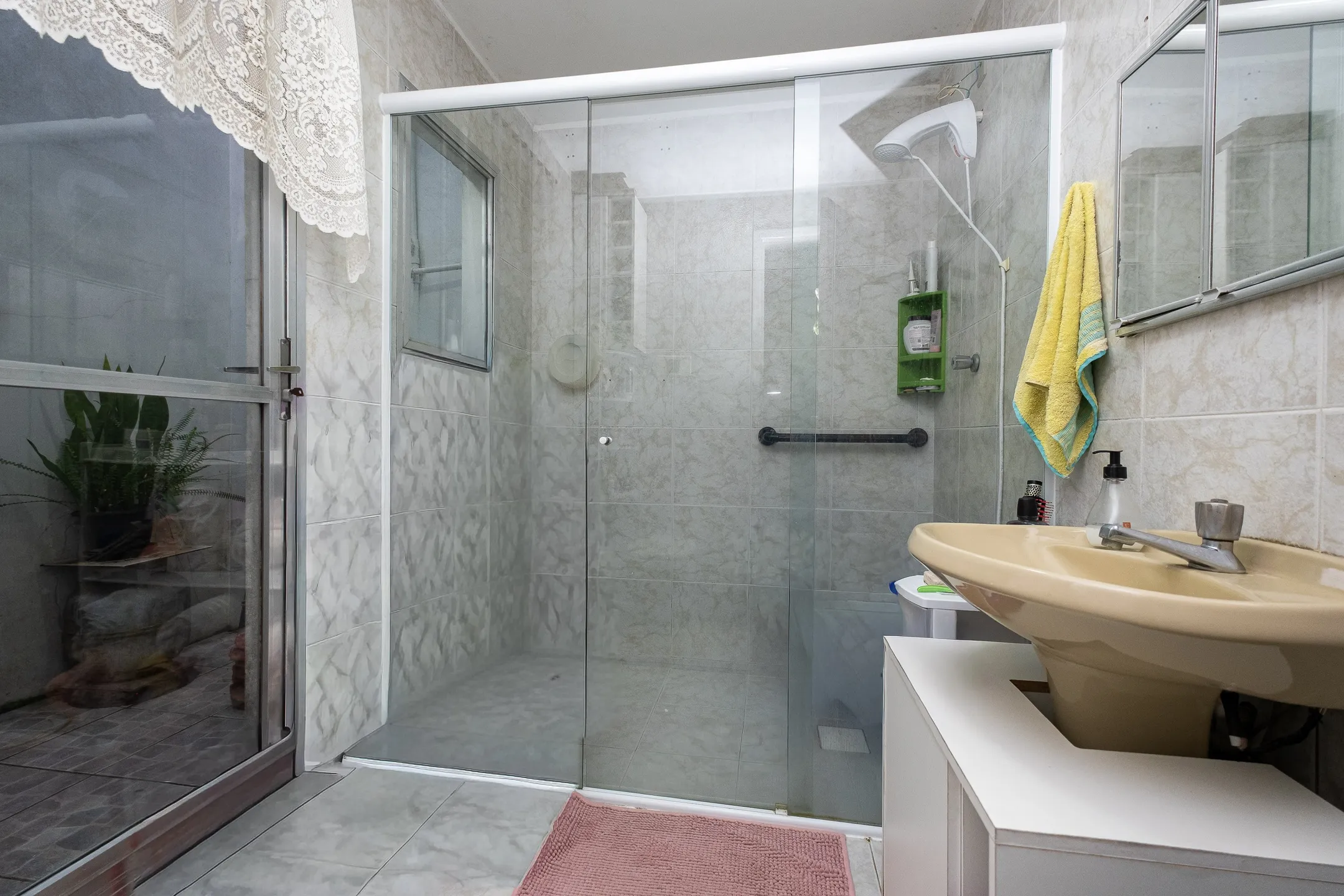 Casa à venda na Av. José Maria da Fontoura, Laranjal - 361 m², 5 quartos (sendo 2 suítes) e amplo pátio com piscina. - 16