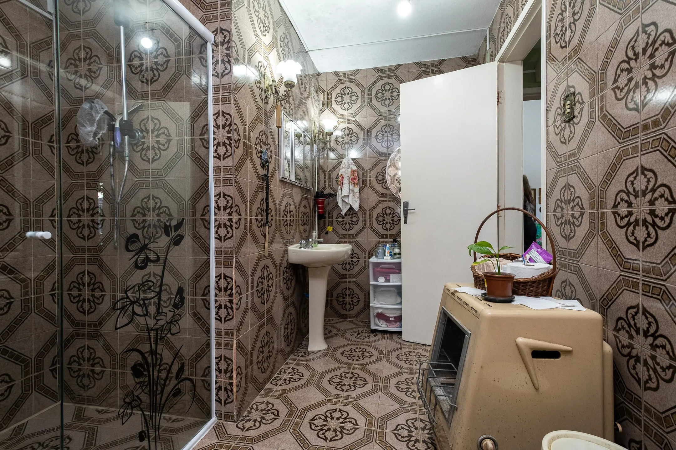 Casa à venda na Av. José Maria da Fontoura, Laranjal - 361 m², 5 quartos (sendo 2 suítes) e amplo pátio com piscina. - 7