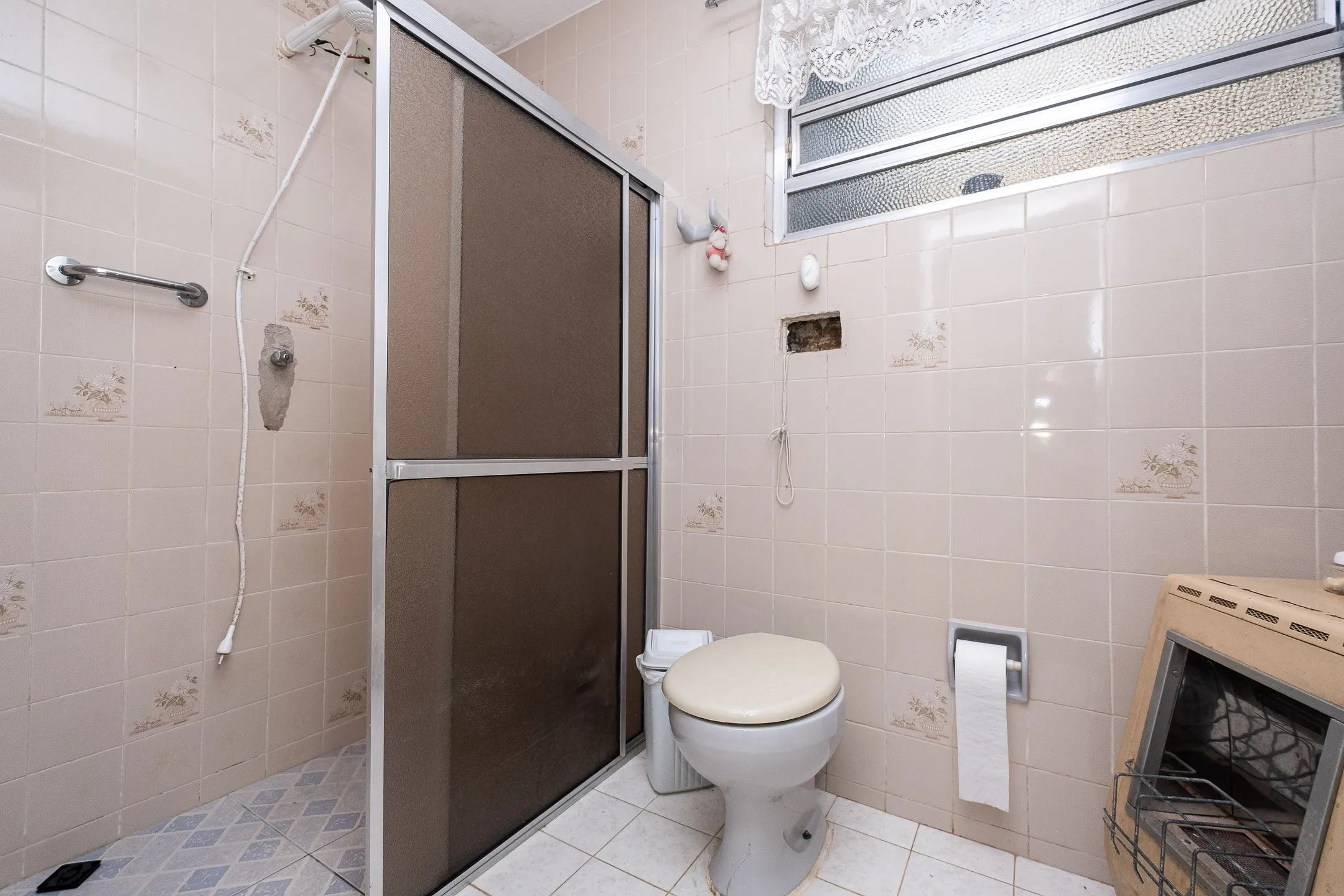Casa à venda na Av. José Maria da Fontoura, Laranjal - 361 m², 5 quartos (sendo 2 suítes) e amplo pátio com piscina. - 10