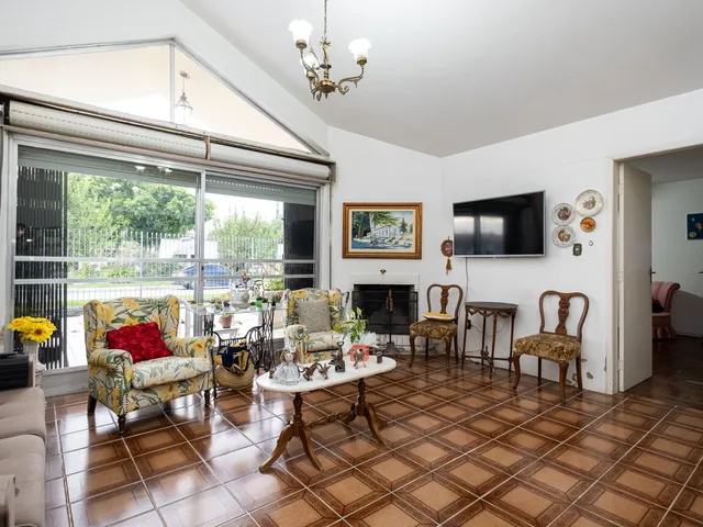 Casa com 480m² 5 quartos e 4 banheiros, à venda, no bairro Laranjal em Pelotas