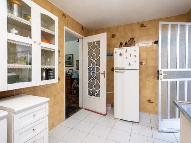 Casa com 480m² 5 quartos e 4 banheiros, à venda, no bairro Laranjal em Pelotas
