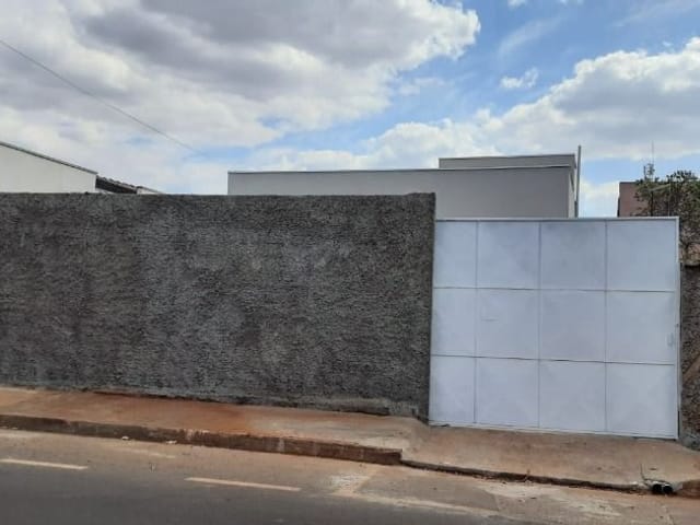Foto do Casa - Casa com 2 dormitórios à venda, 60 m² por R$ 320.000,00 - Fabrício - Uberaba/MG | ZUCATO IMOBILIARIA LTDA