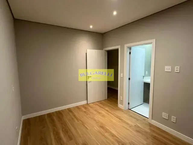 Casa com 250m² 3 quartos e 5 banheiros, à venda, no bairro Jardim Ermida I em Jundiaí