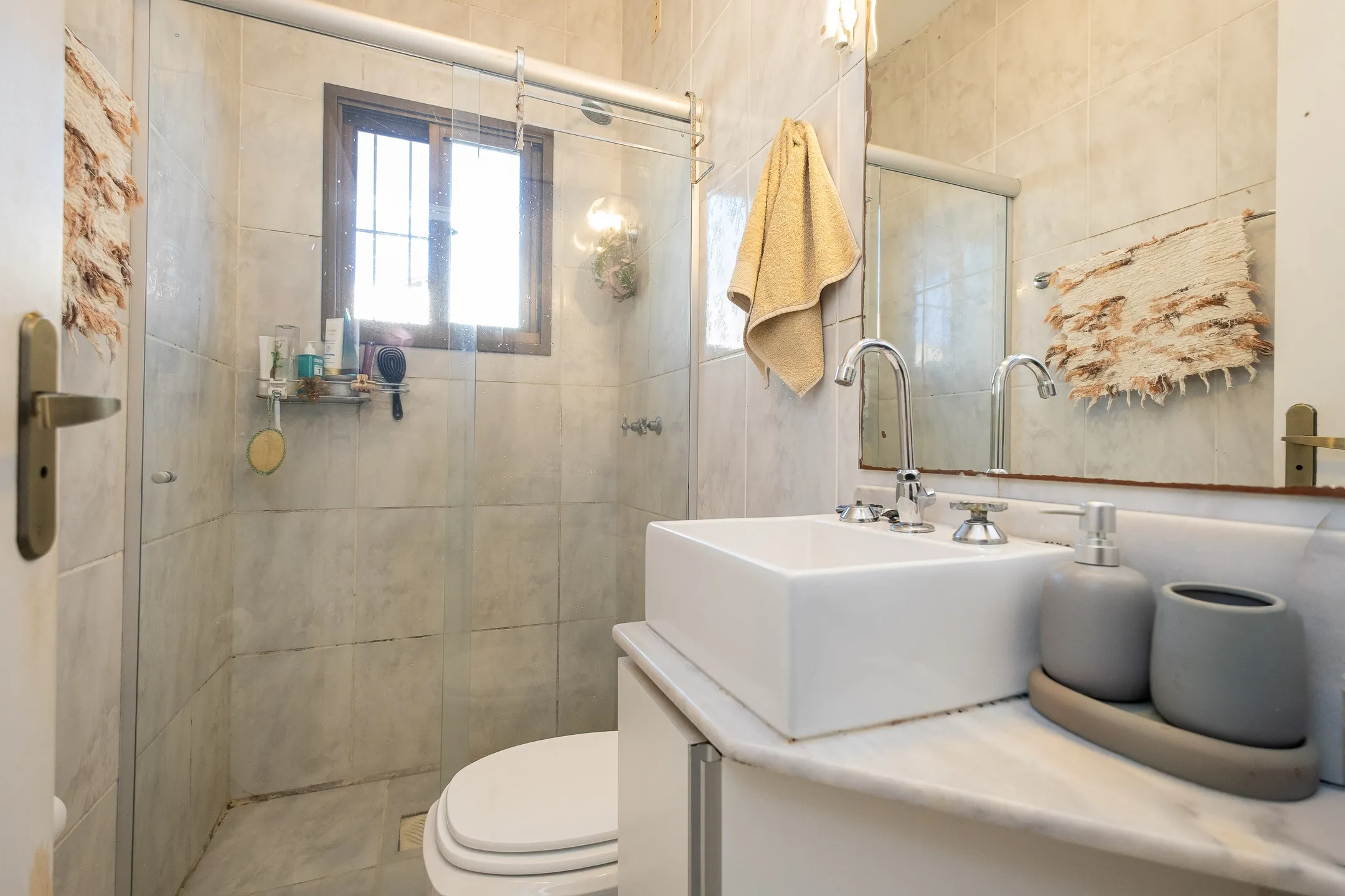 Casa à venda no Recanto de Portugal, Laranjal - 130 m², 3 quartos (sendo 1 suíte), lareira, espaço gourmet com churrasqueira e piscina. - 12