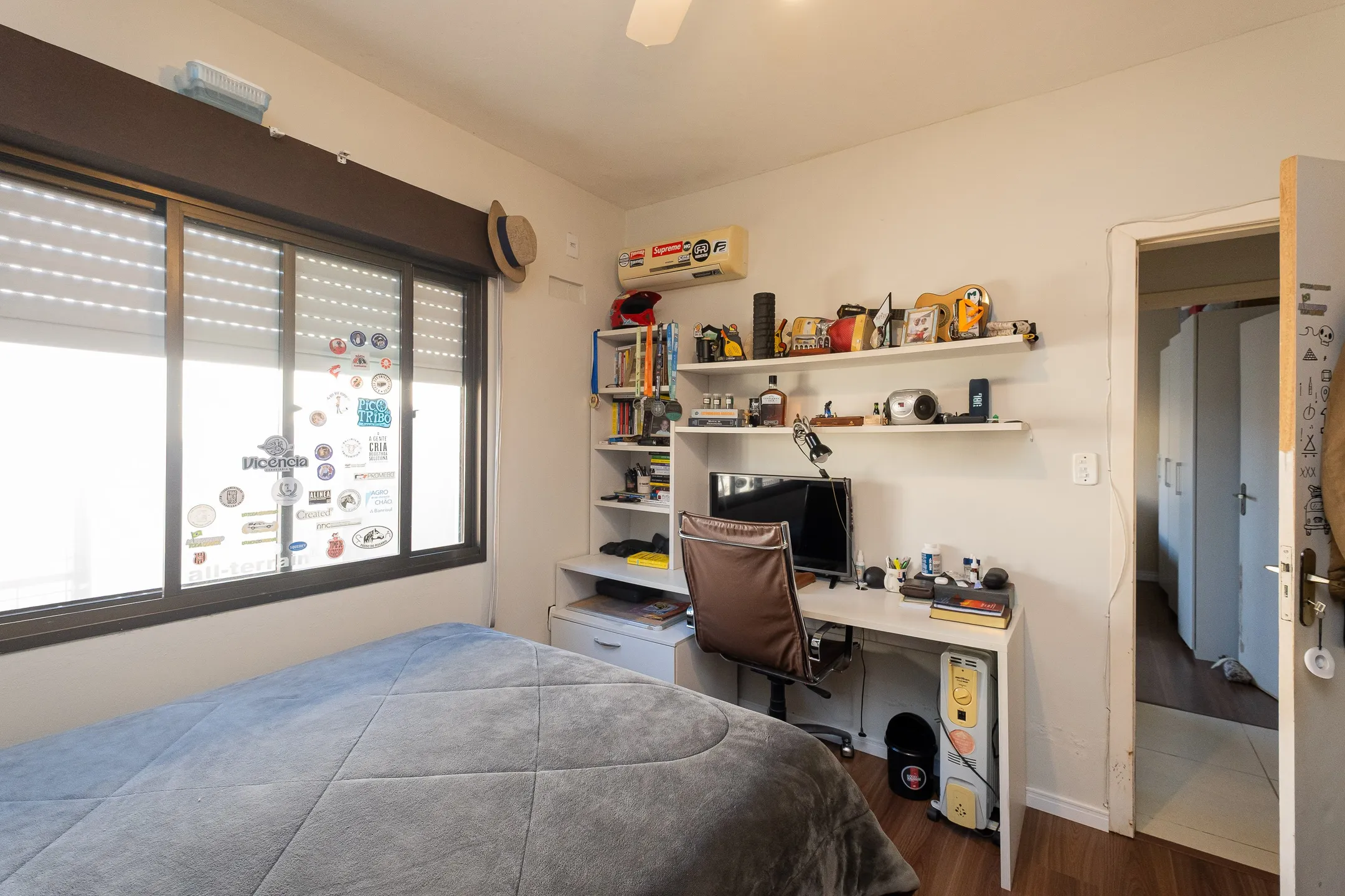 Casa à venda no Recanto de Portugal, Laranjal - 130 m², 3 quartos (sendo 1 suíte), lareira, espaço gourmet com churrasqueira e piscina. - 14
