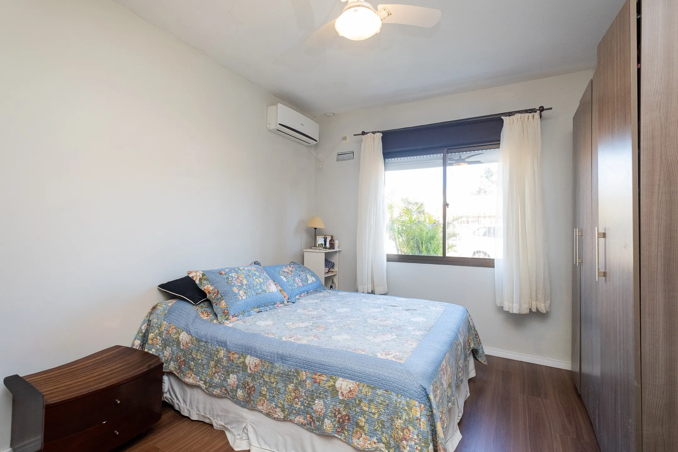 Casa à venda no Recanto de Portugal, Laranjal - 130 m², 3 quartos (sendo 1 suíte), lareira, espaço gourmet com churrasqueira e piscina. - 7