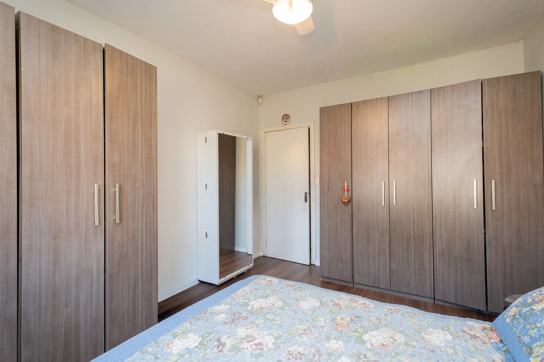 Casa à venda no Recanto de Portugal, Laranjal - 130 m², 3 quartos (sendo 1 suíte), lareira, espaço gourmet com churrasqueira e piscina. - 8