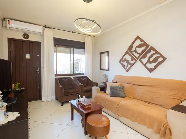 Casa 3 quartos e 3 banheiros, à venda, no bairro Laranjal em Pelotas