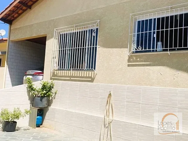 Casa com 300m² 3 quartos e 2 banheiros, à venda, no bairro Jardim do Alvinópolis em Atibaia
