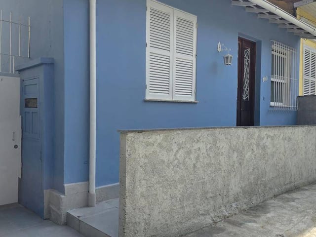 Casa à venda ou para alugar, no bairro Centro em Petrópolis