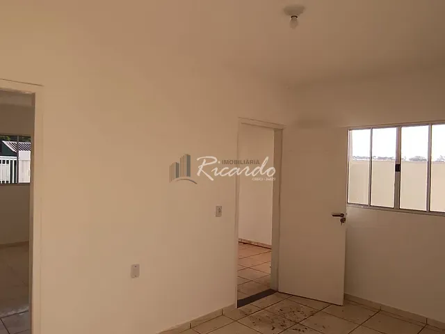 Casa 2 quartos e 1 banheiro, à venda, no bairro Jardim Califórnia I em Sabáudia