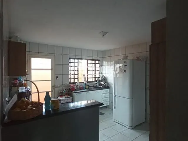 Casa 3 quartos e 2 banheiros, à venda, no bairro Giovani Lunardelli em Londrina