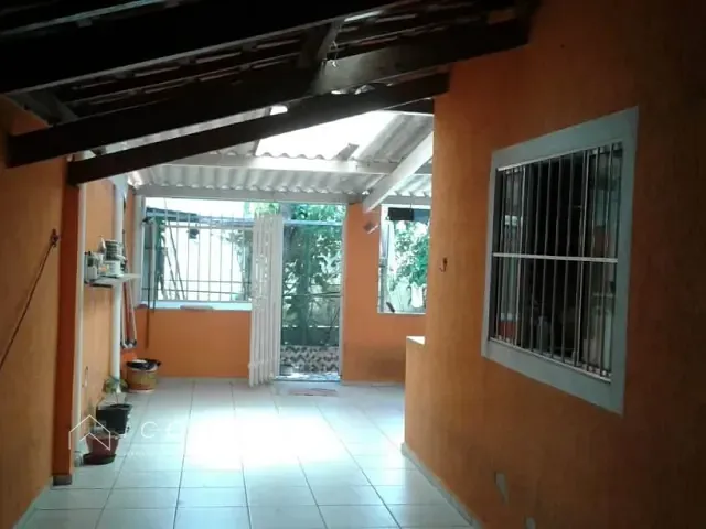 Casa com 250m² 3 quartos e 1 banheiro, à venda, no bairro Parque Senhor do Bonfim em Taubaté