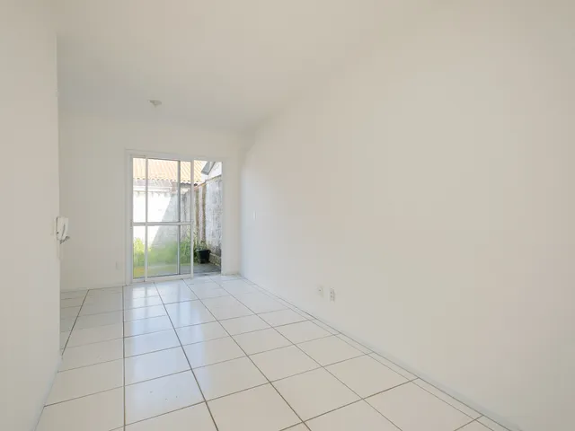 Casa com 54m² 2 quartos e 1 banheiro, para alugar, no bairro Areal em Pelotas
