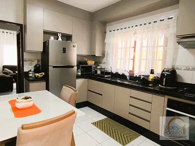 Casa com 125m² 2 quartos e 1 banheiro, à venda, no bairro Centro em Atibaia