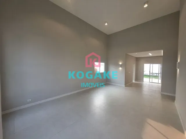 Casa com 300m² 3 quartos e 3 banheiros, à venda, no bairro Condomínio Terras do Vale em Caçapava