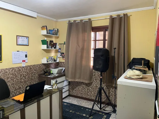 Casa com 360m² 5 quartos e 3 banheiros, à venda, no bairro Areal em Pelotas