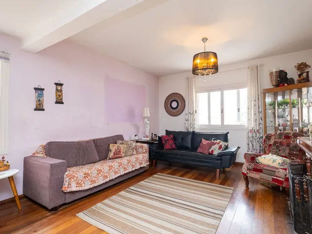 Casa com 604m² 3 quartos e 5 banheiros, à venda, no bairro Laranjal em Pelotas
