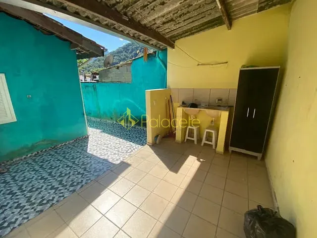 Casa com 160m² 2 quartos e 1 banheiro, à venda, no bairro Ipiranguinha em Ubatuba
