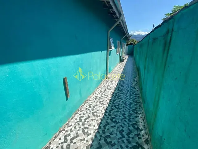 Casa com 160m² 2 quartos e 1 banheiro, à venda, no bairro Ipiranguinha em Ubatuba