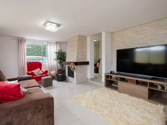 Casa com 250m² 3 quartos e 3 banheiros, à venda, no bairro Três Vendas em Pelotas