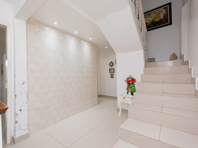 Casa com 250m² 3 quartos e 3 banheiros, à venda, no bairro Três Vendas em Pelotas