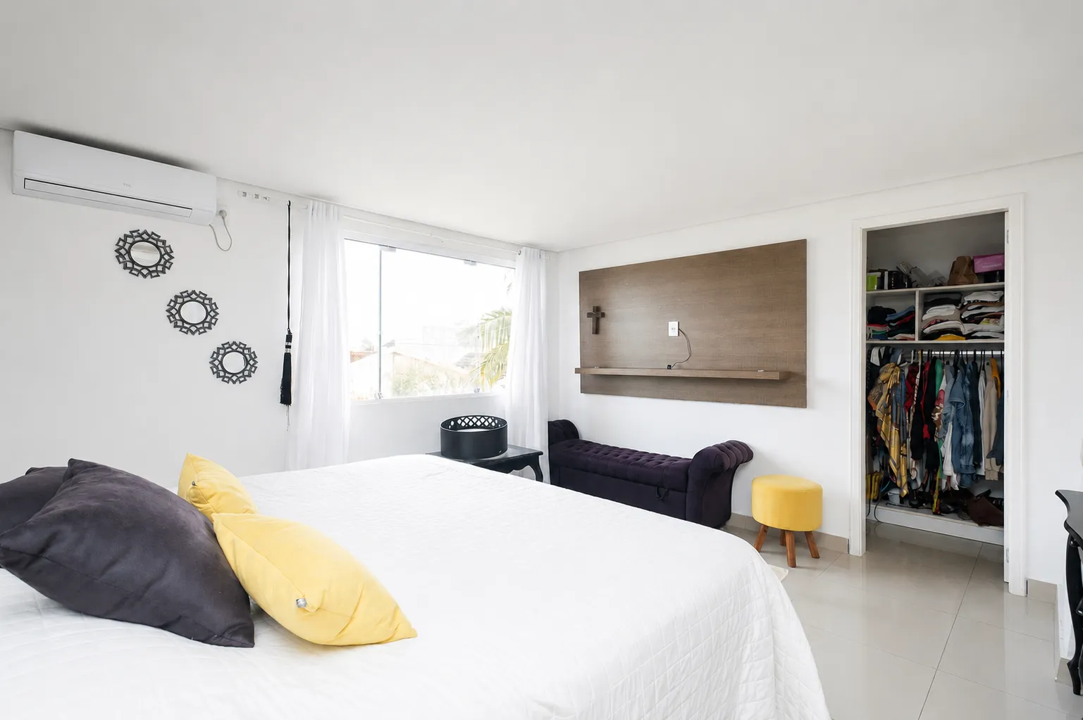 Casa à venda nas Três Vendas, Pelotas - 160 m², 3 quartos (sendo 1 suíte), totalmente reformada, lareira e espaço gourmet com piscina. - 15
