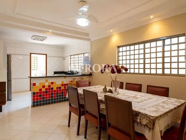 Casa com 360m² 3 quartos e 3 banheiros, à venda, no bairro Jardim Burle Marx em Londrina