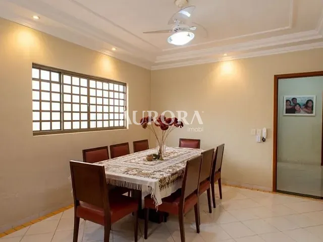Casa com 360m² 3 quartos e 3 banheiros, à venda, no bairro Jardim Burle Marx em Londrina