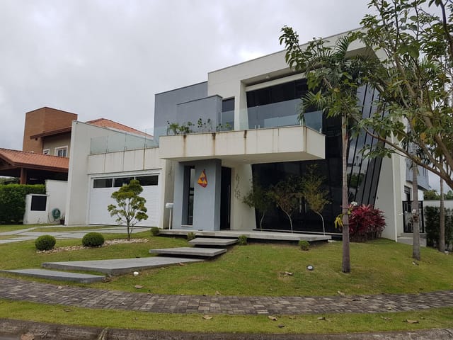 Casa com 716m² 4 quartos e 3 banheiros, à venda ou para alugar, no bairro Condomínio Reserva do Paratehy em São José dos Campos