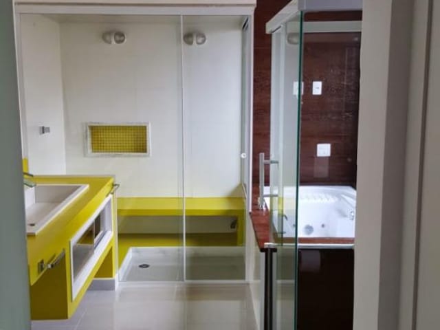 Casa com 716m² 4 quartos e 3 banheiros, à venda ou para alugar, no bairro Condomínio Reserva do Paratehy em São José dos Campos