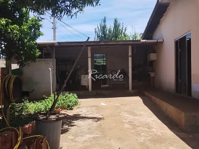 Casa com 645m² 3 quartos e 2 banheiros, à venda, no bairro Jardim Colúmbia I em Arapongas