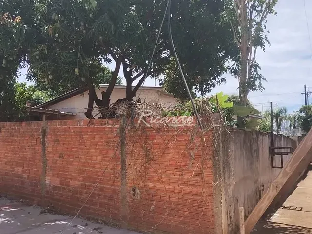 Casa com 645m² 3 quartos e 2 banheiros, à venda, no bairro Jardim Colúmbia I em Arapongas