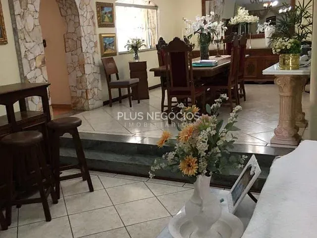 Casa com 720m² 3 quartos e 3 banheiros, à venda, no bairro Vila Trujillo em Sorocaba