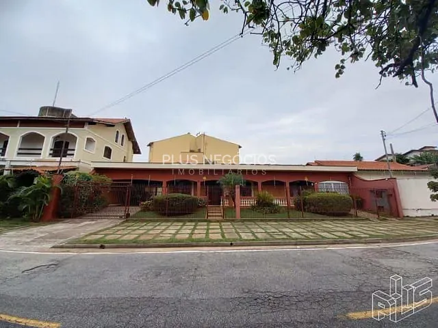 Casa com 720m² 3 quartos e 3 banheiros, à venda, no bairro Vila Trujillo em Sorocaba